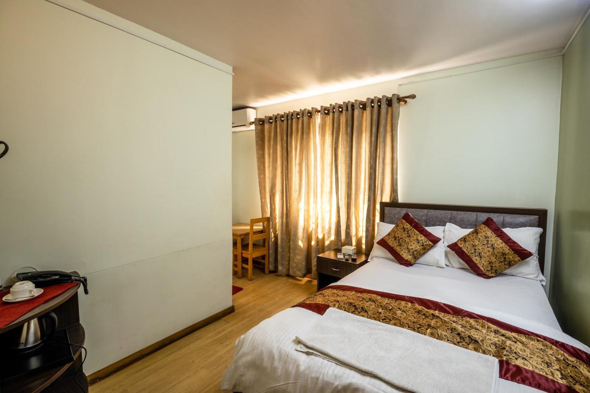 Hotel Harmony & Little Bites Bistro Lalitpur Exterior foto