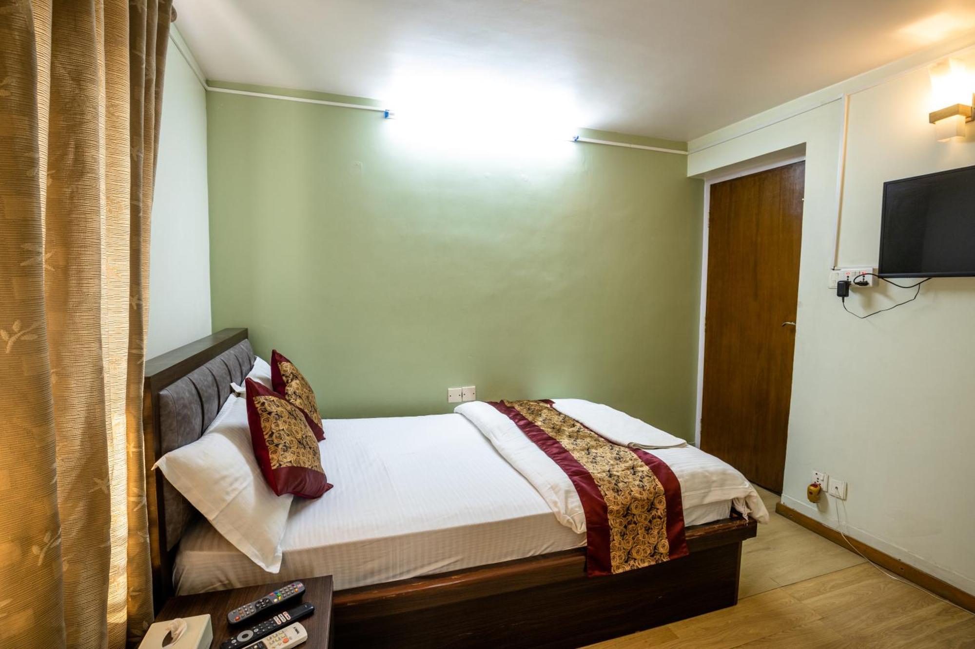 Hotel Harmony & Little Bites Bistro Lalitpur Exterior foto